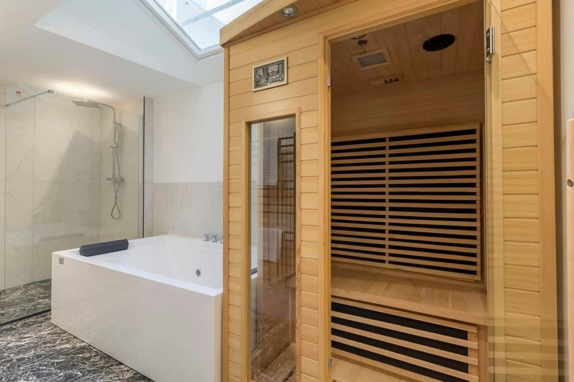Victor Hugo Romantic Suite - Sauna Et Balneo Lyon Exterior foto